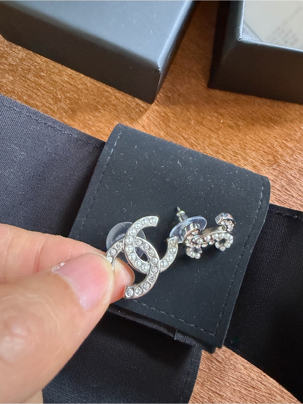 CHANEL Crystal CC Logo Earrings - Great collection - Picture 6 of 9